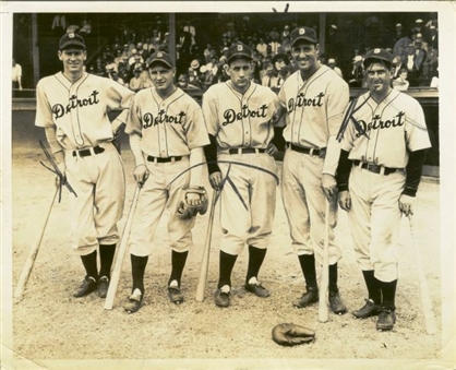 1937 Detroit Tigers Sluggers Original Wire Photo with Greenberg, Gehringer and Cochrane  